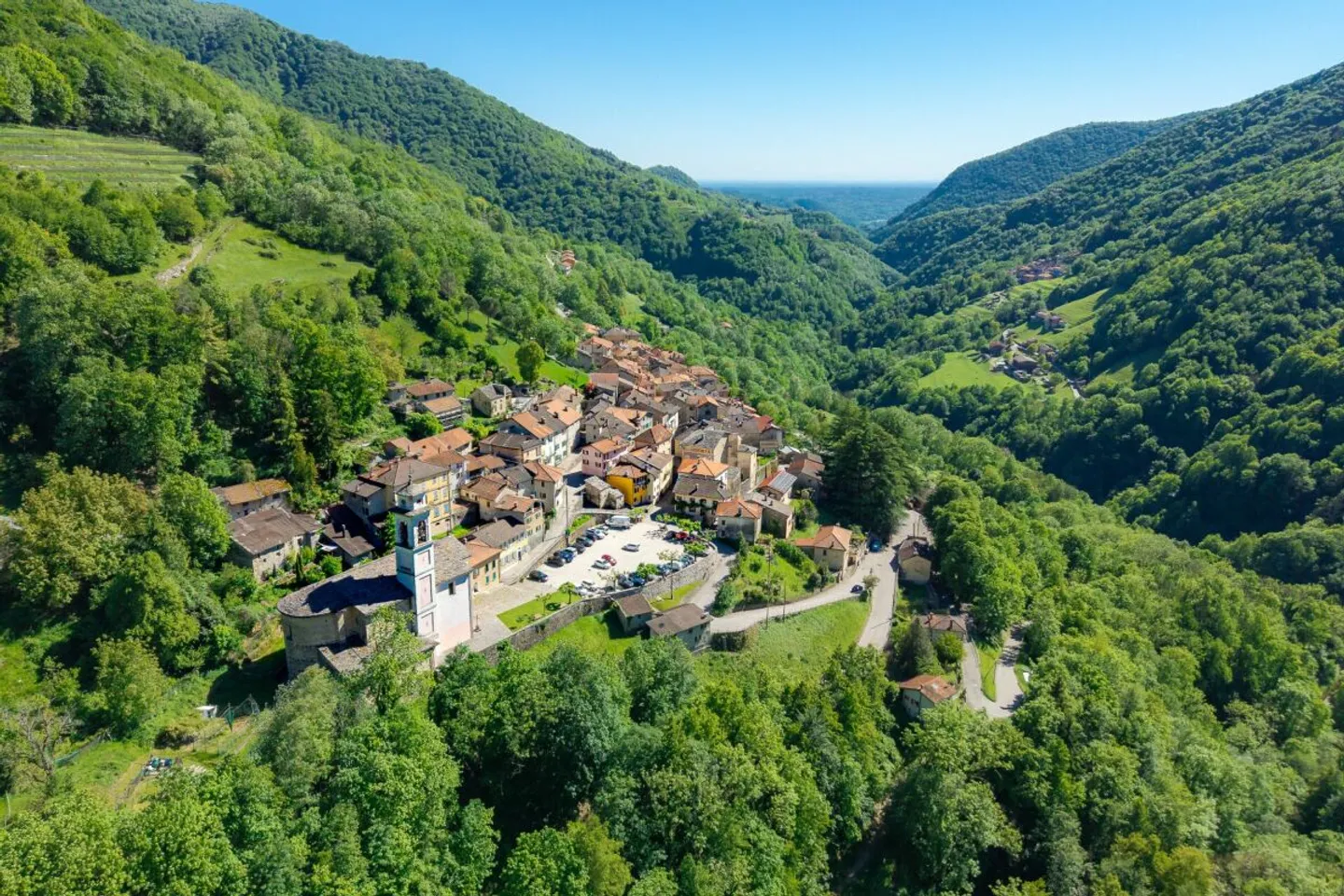 LEBENSTRAUM TESSIN - Charming renovated village house with large studio ideal for art & culture and B&B - Photo 2 of 13