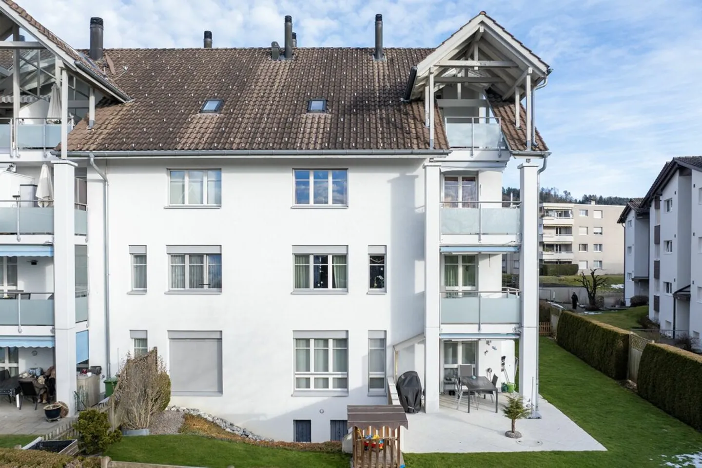 Appartement confortable de 4,5 pièces à Hinwil - Photo 1 sur 13