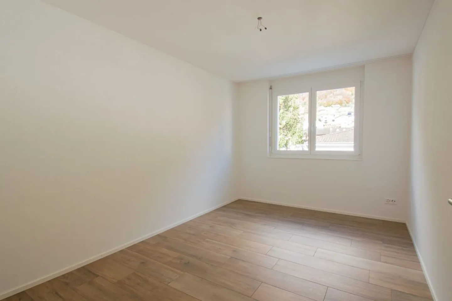 Spacious, modern apartment in a sunny location - Photo 9 of 13