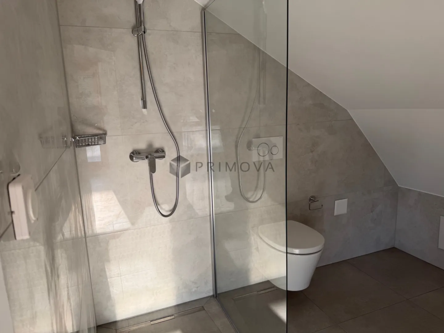 Bonheur de vivre moderne avec 6,5 pièces près de la nature - Complètement rénové et proche de Bâle - Photo 3 sur 4