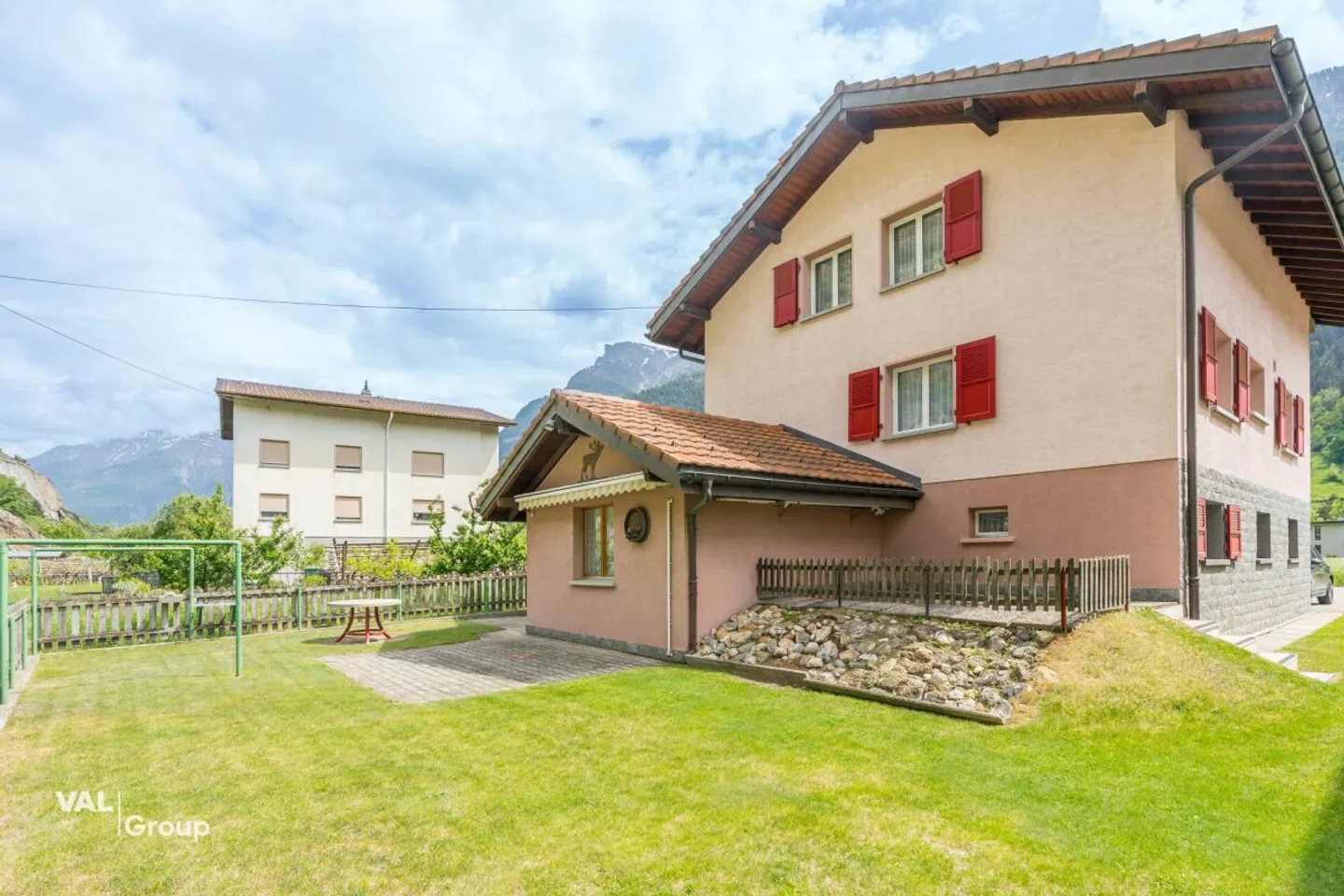 Interessantes Haus mit vielen Zimmern und flexibler Nutzung - Photo 2 of 13