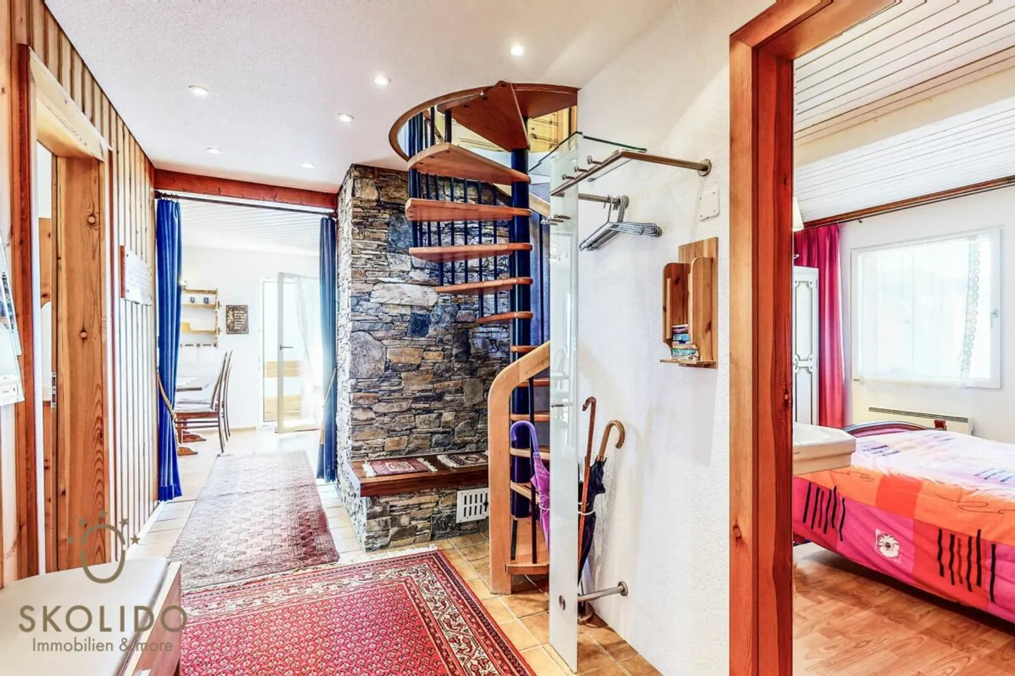 Chalet bien entretenu et modernisé avec appartement indépendant et vue imprenable - Photo 11 sur 13