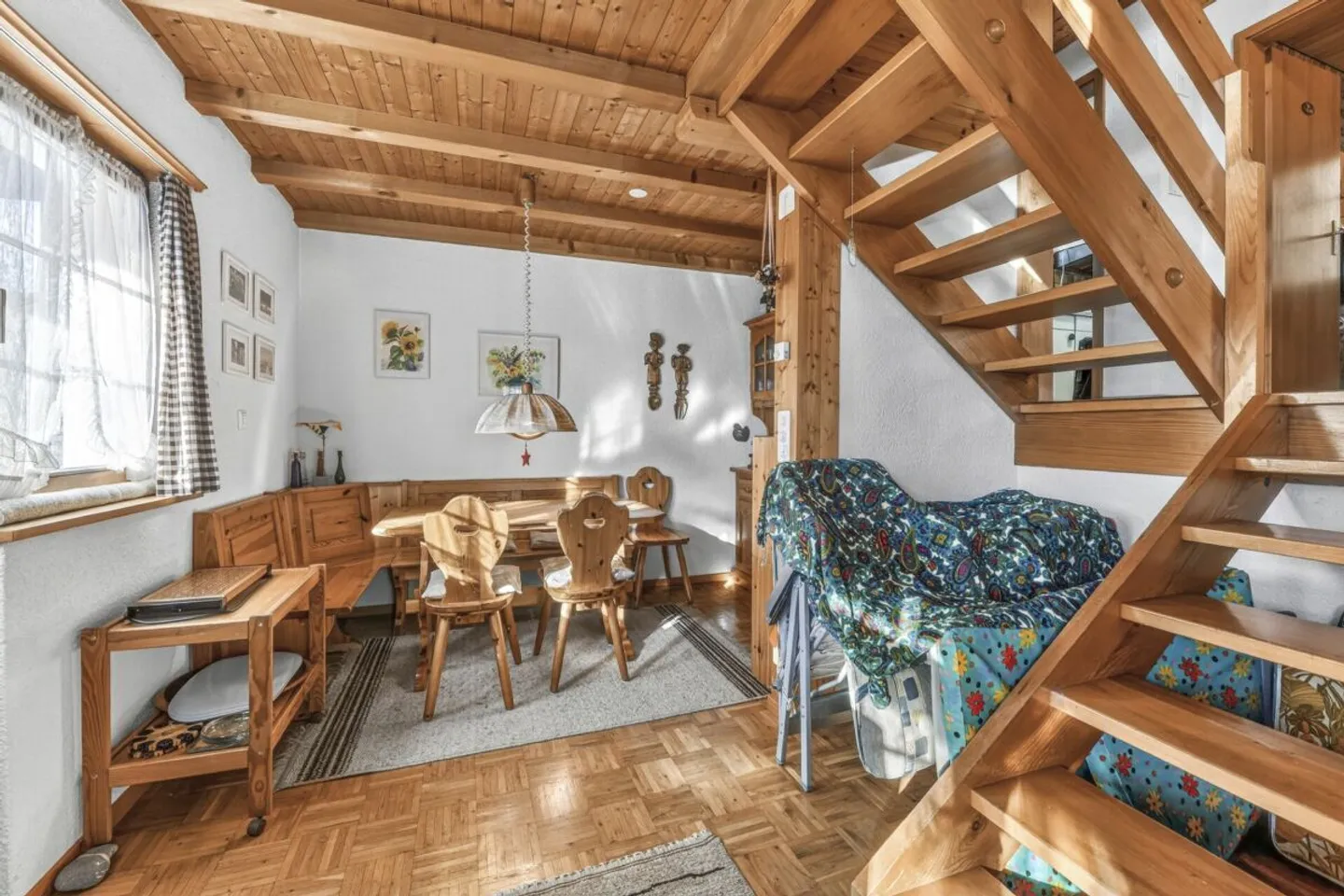 Your cozy home with charm, tranquility and plenty of space for new living ideas - Photo 8 of 13