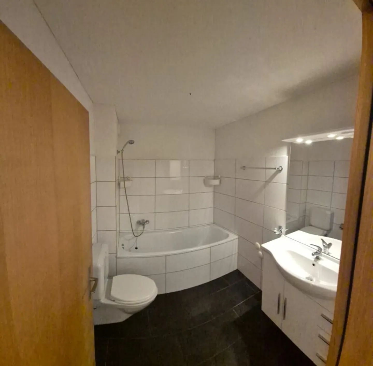 Geräumige Wohnung mit herrlicher Aussicht - Foto 8 von 10