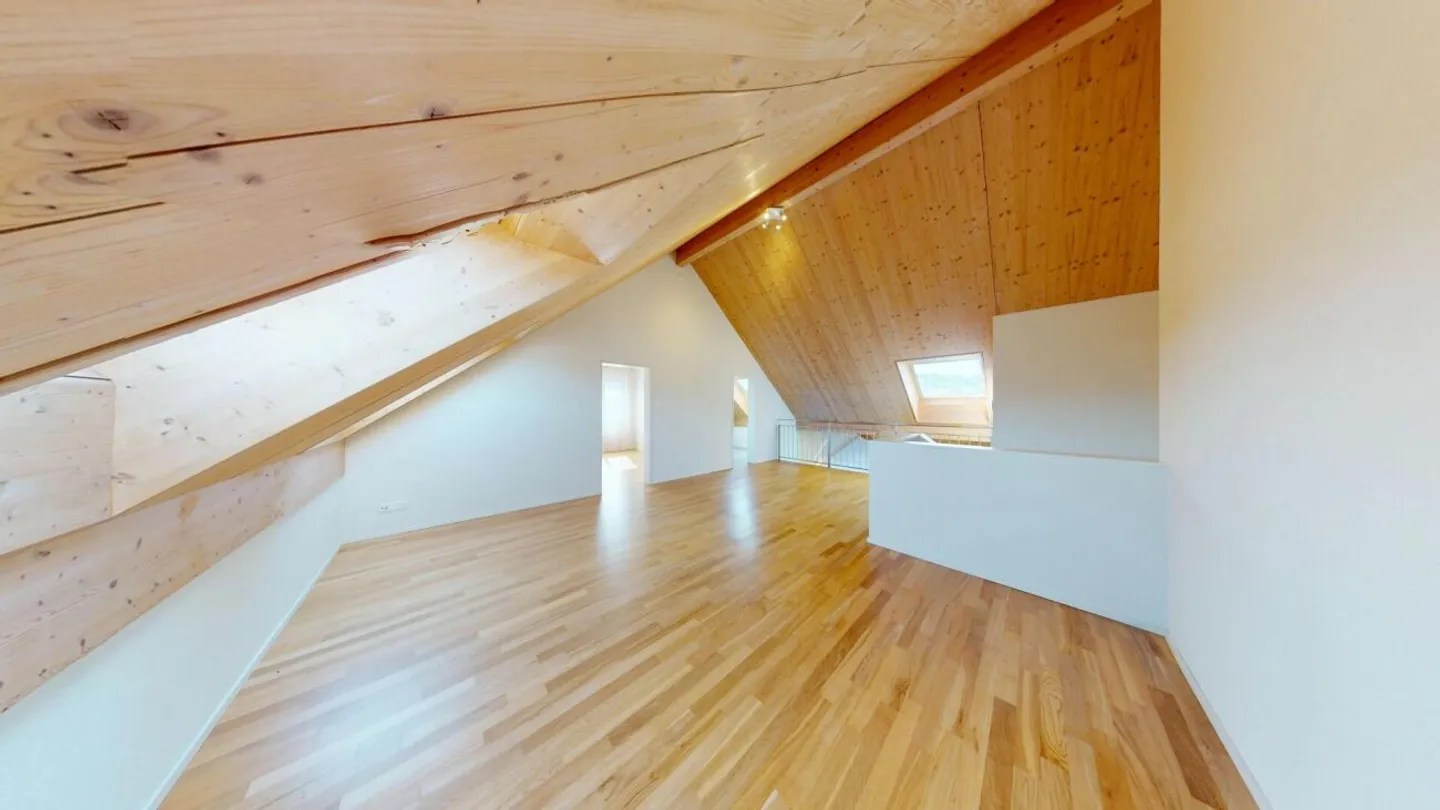 Wohnen wie im Einfamilienhaus: 5.5-Zimmer-Maisonette auf 168 m² nahe der Aare - Foto 13 von 13