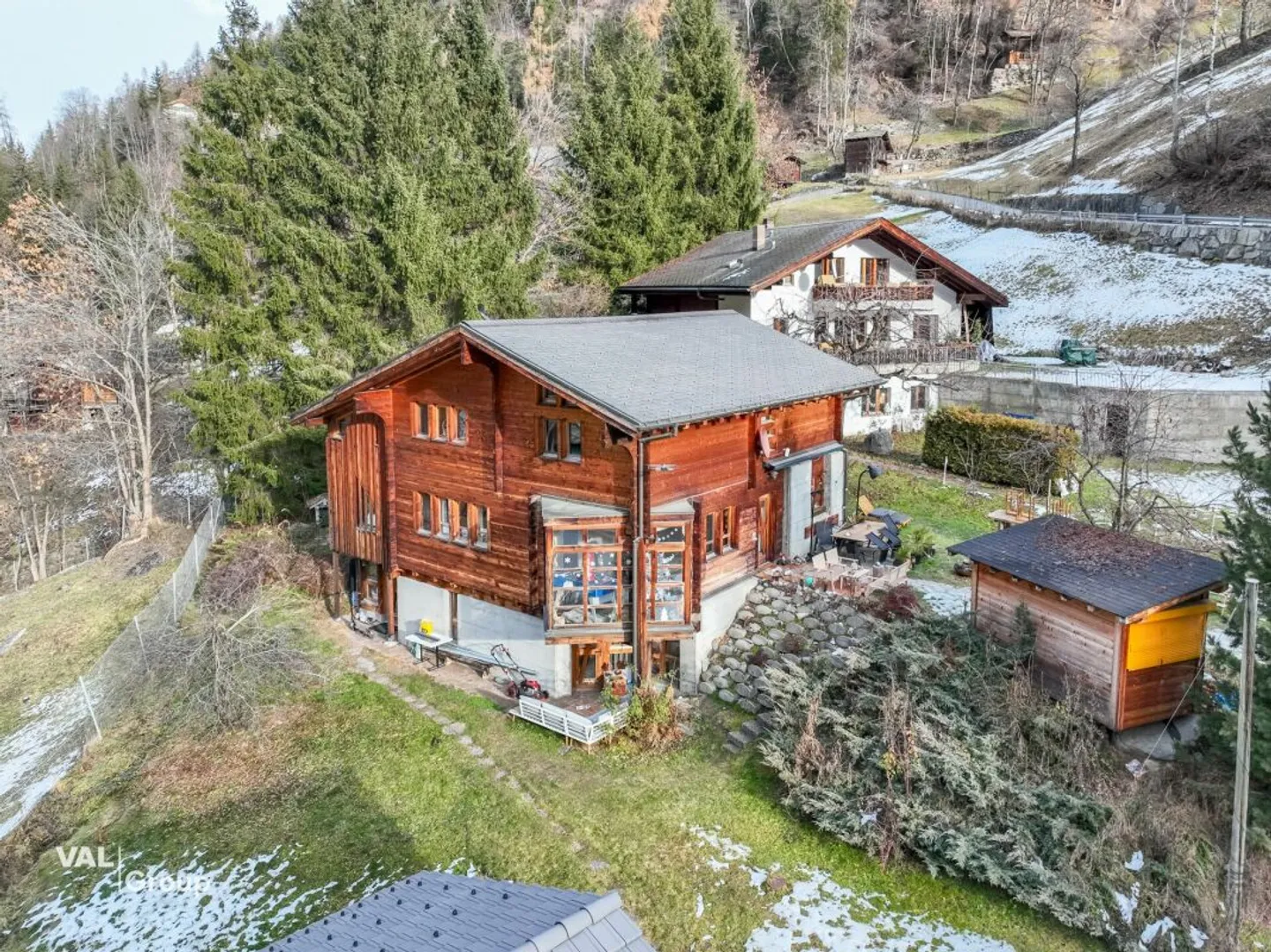 Charming 5.5-room single-family house - stylishly renovated, spacious and versatile - Photo 1 of 13