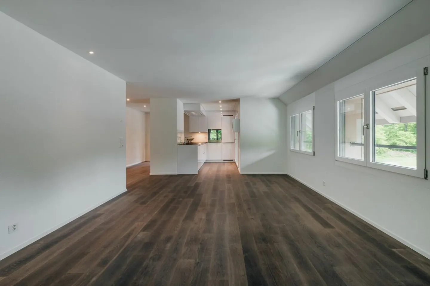 Moderne und helle 3.5- Zimmer- Wohnung mit zwei Balkonen - Photo 2 of 11