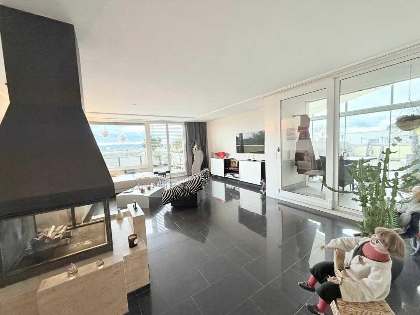 Living with Space, Light, and Quality of Life - Photo 4 of 13