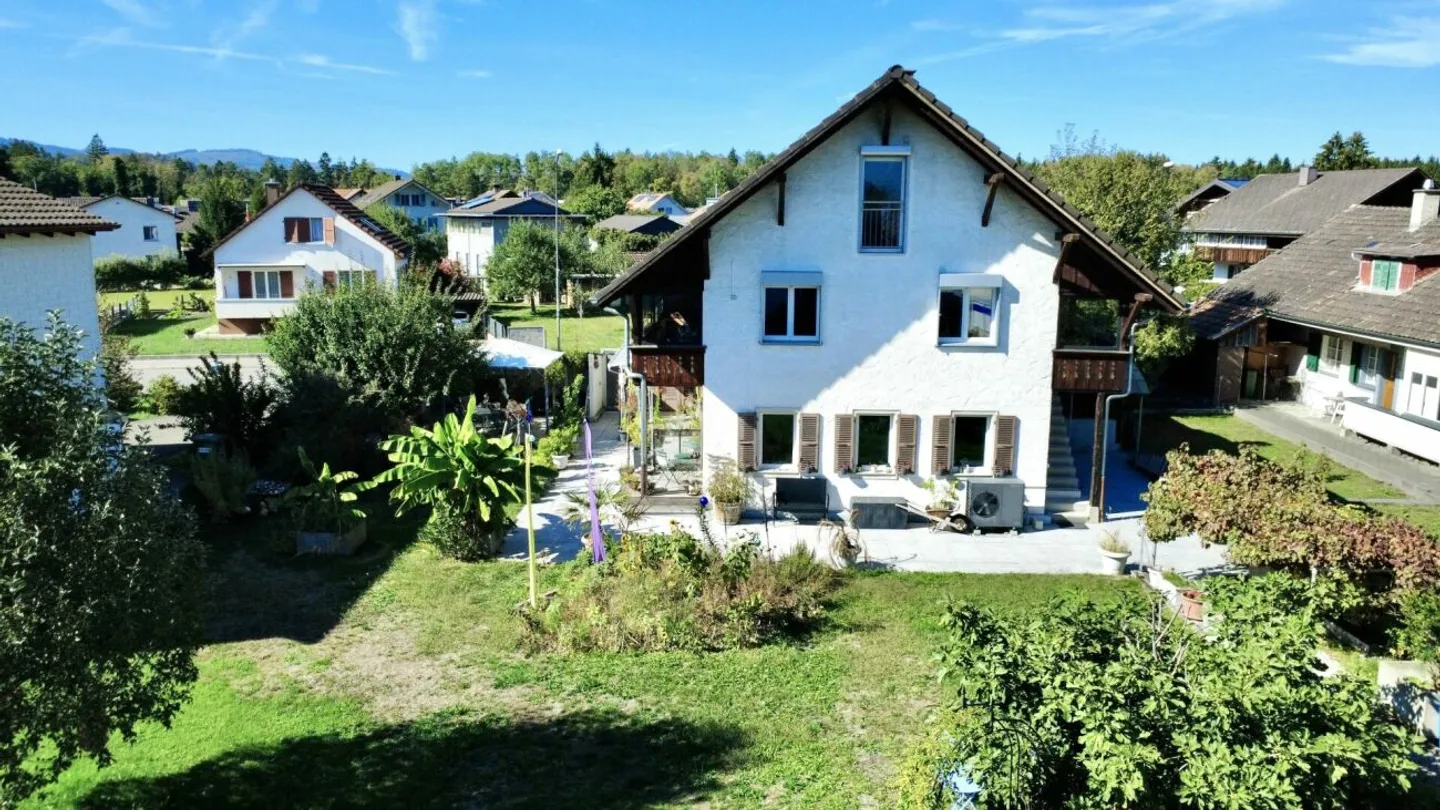 Completely renovated 4.5-room maisonette apartment with mountain view! - Photo 9 of 11