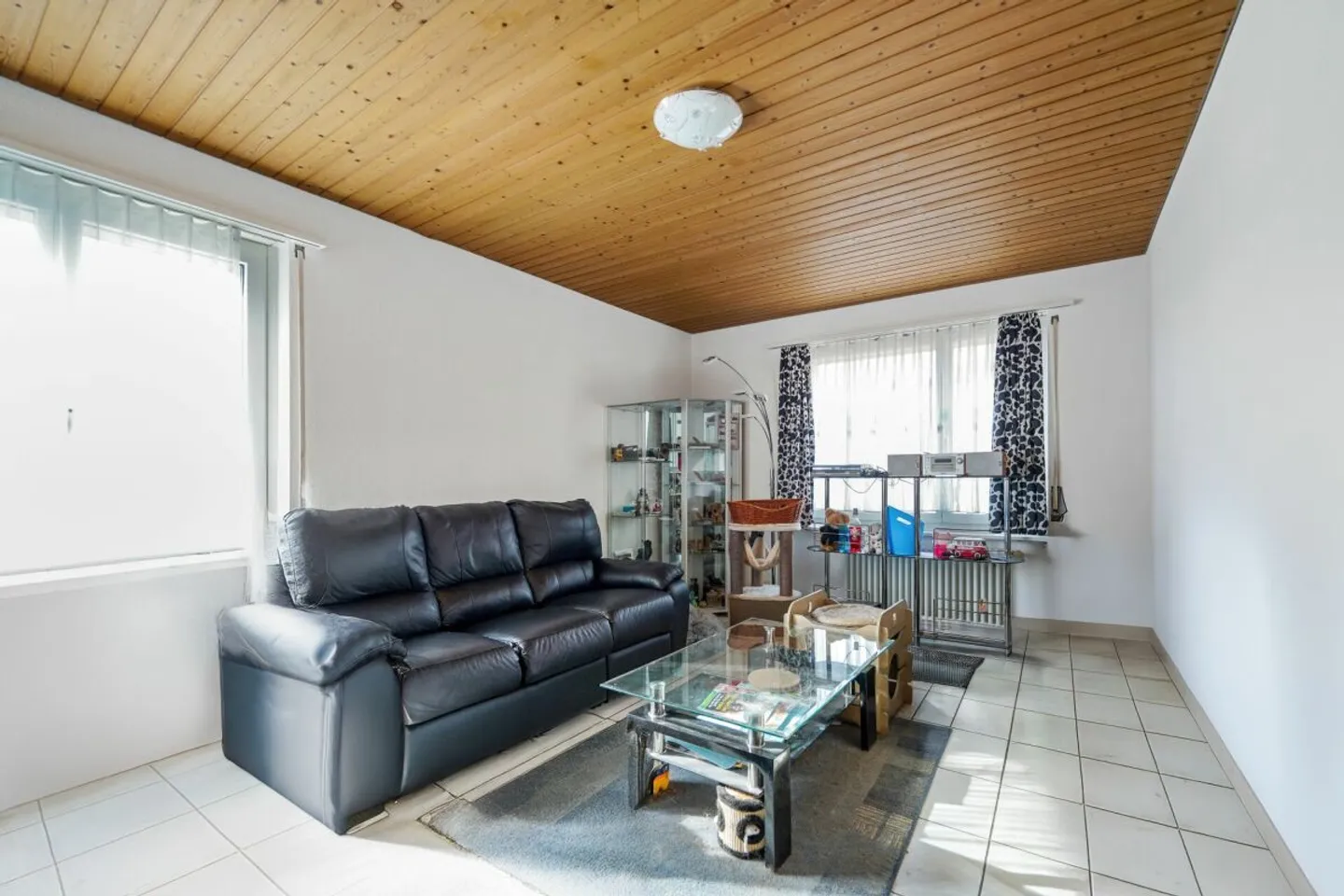 Appartement 4.5 pièces abordable dans un emplacement attrayant - Photo 3 sur 13