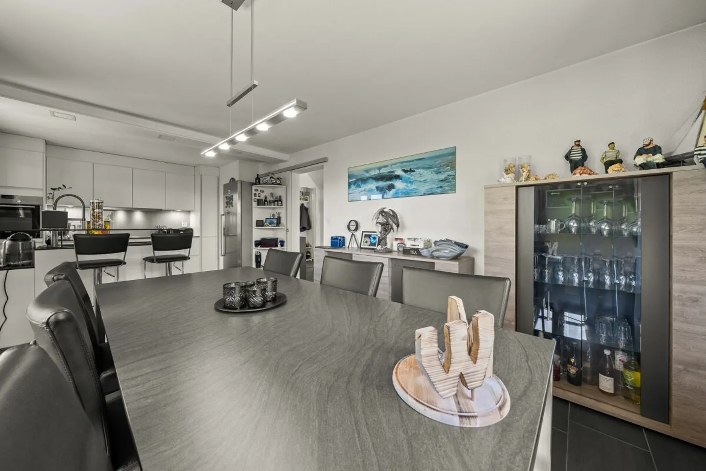 SPACIOUS LIVING IN A QUIET ENVIRONMENT - Photo 5 of 12