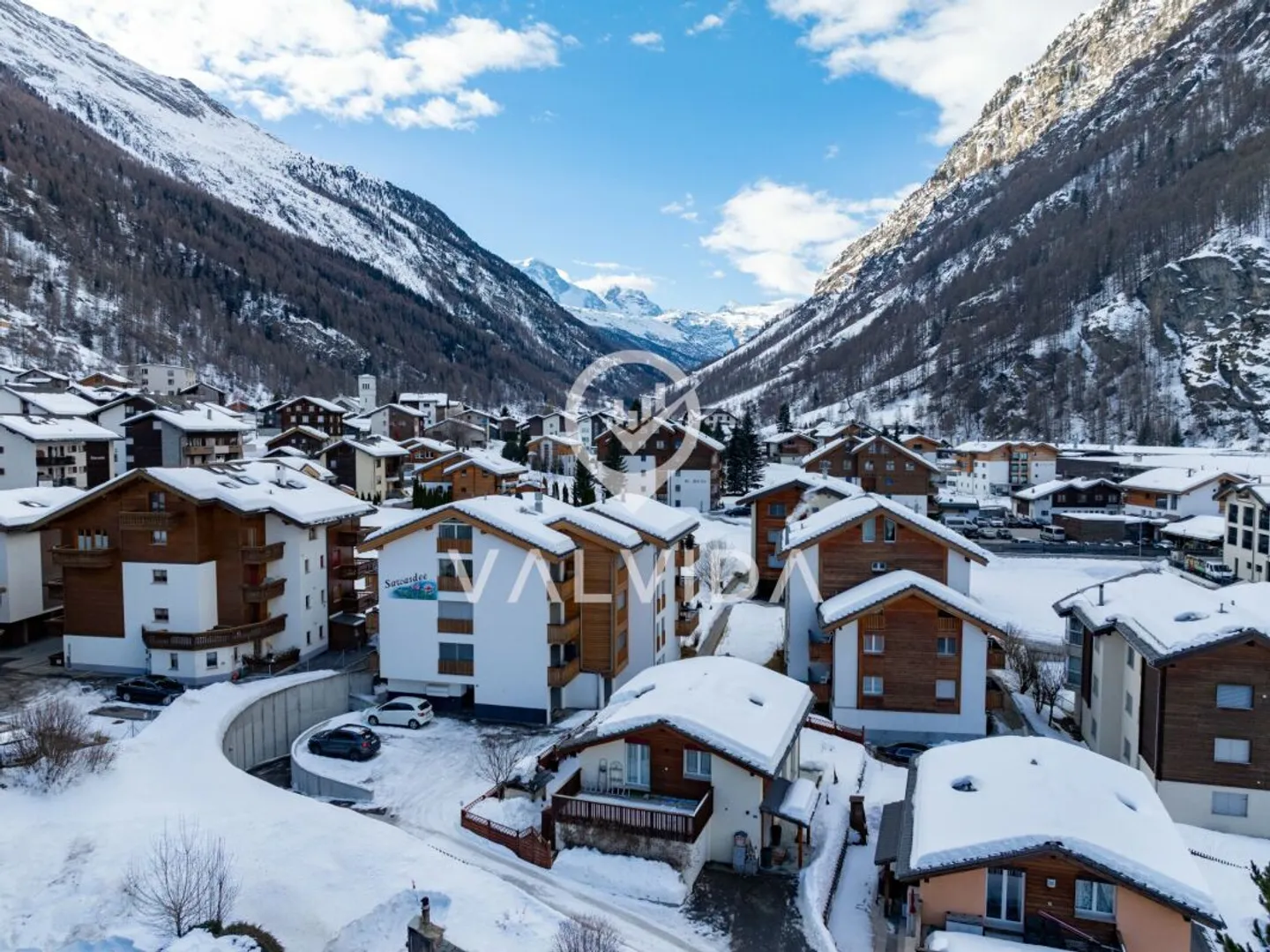 Your Retreat Near Zermatt - Charming Single-Family Home in Täsch - Photo 1 of 13