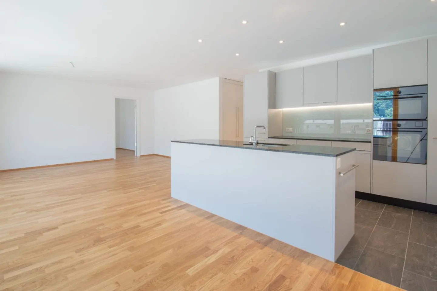 Sonnige Attikawohnung - Foto 4 von 13