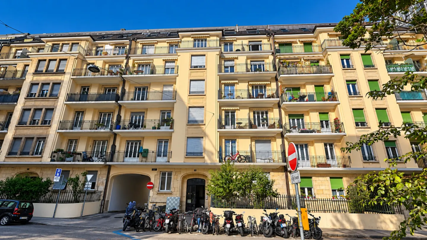 Superb 3-room penthouse with 2 balconies - Photo 1 of 13