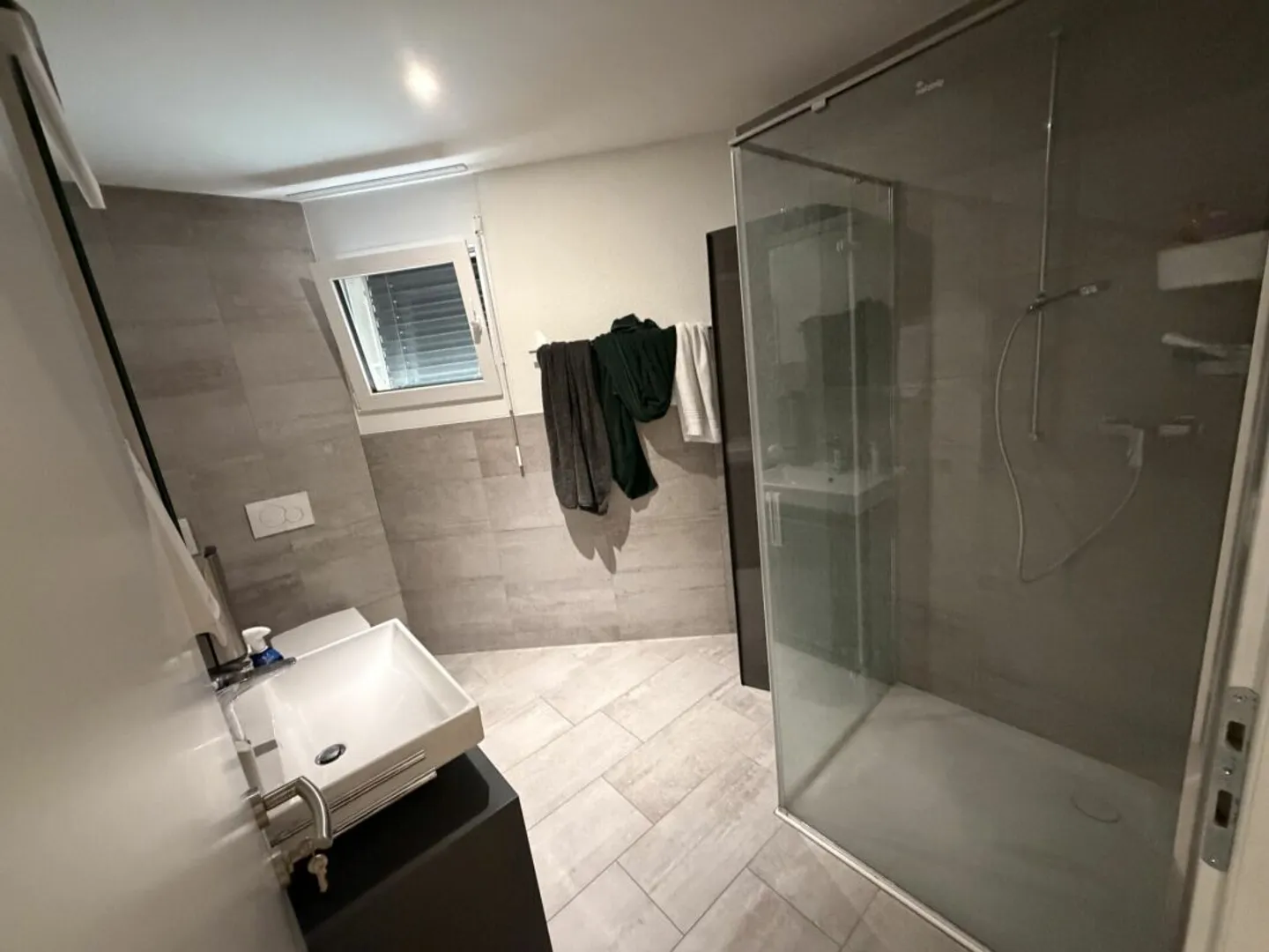 Moderne 3.5-Zimmerwohnung in Hombrechtikon zu vermieten - Foto 11 von 13