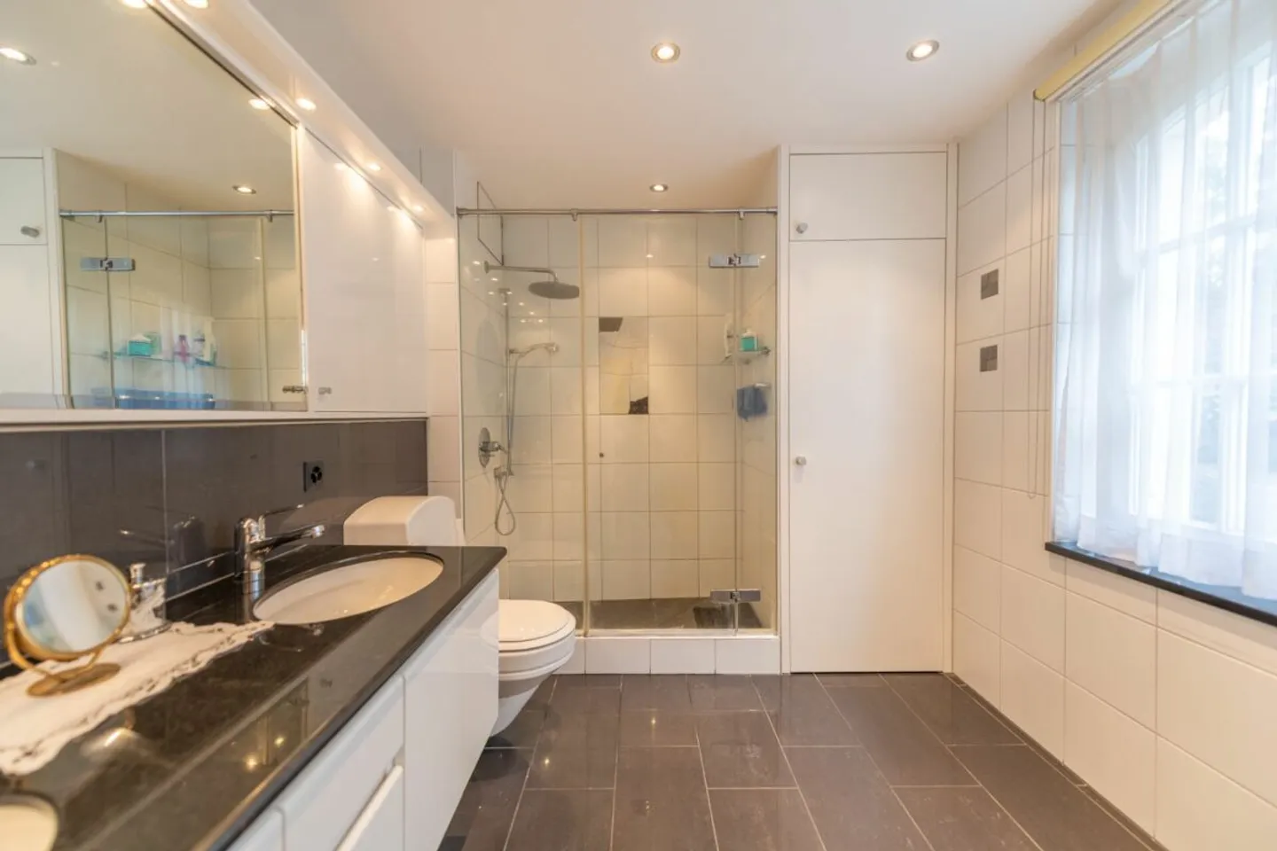 Appartamento di alta qualità 4.5 al piano terra nel cuore del quartiere Steingruben - Foto 8 di 13