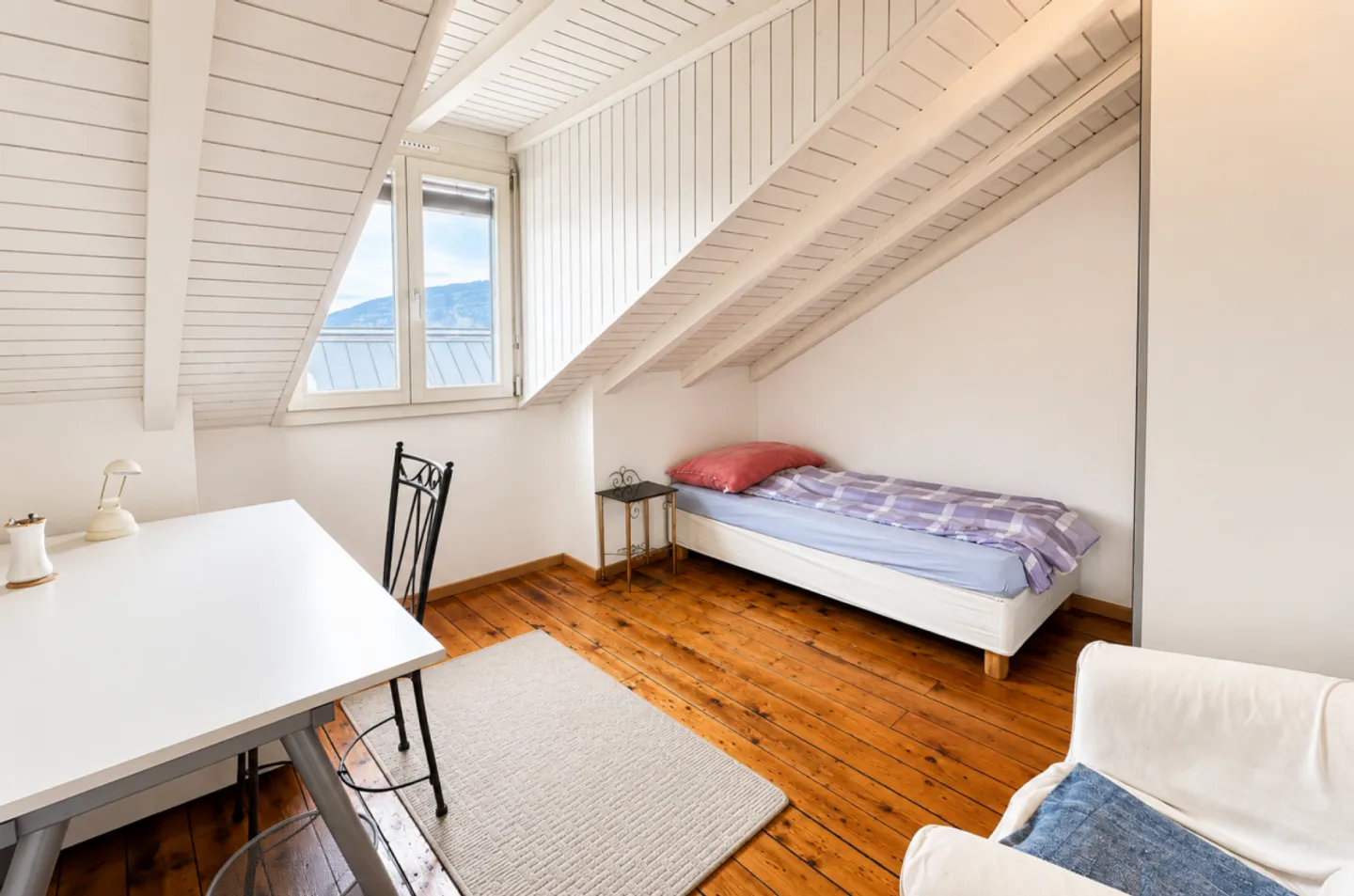 Charmant Appartement Sous Toit - Photo 4 sur 5
