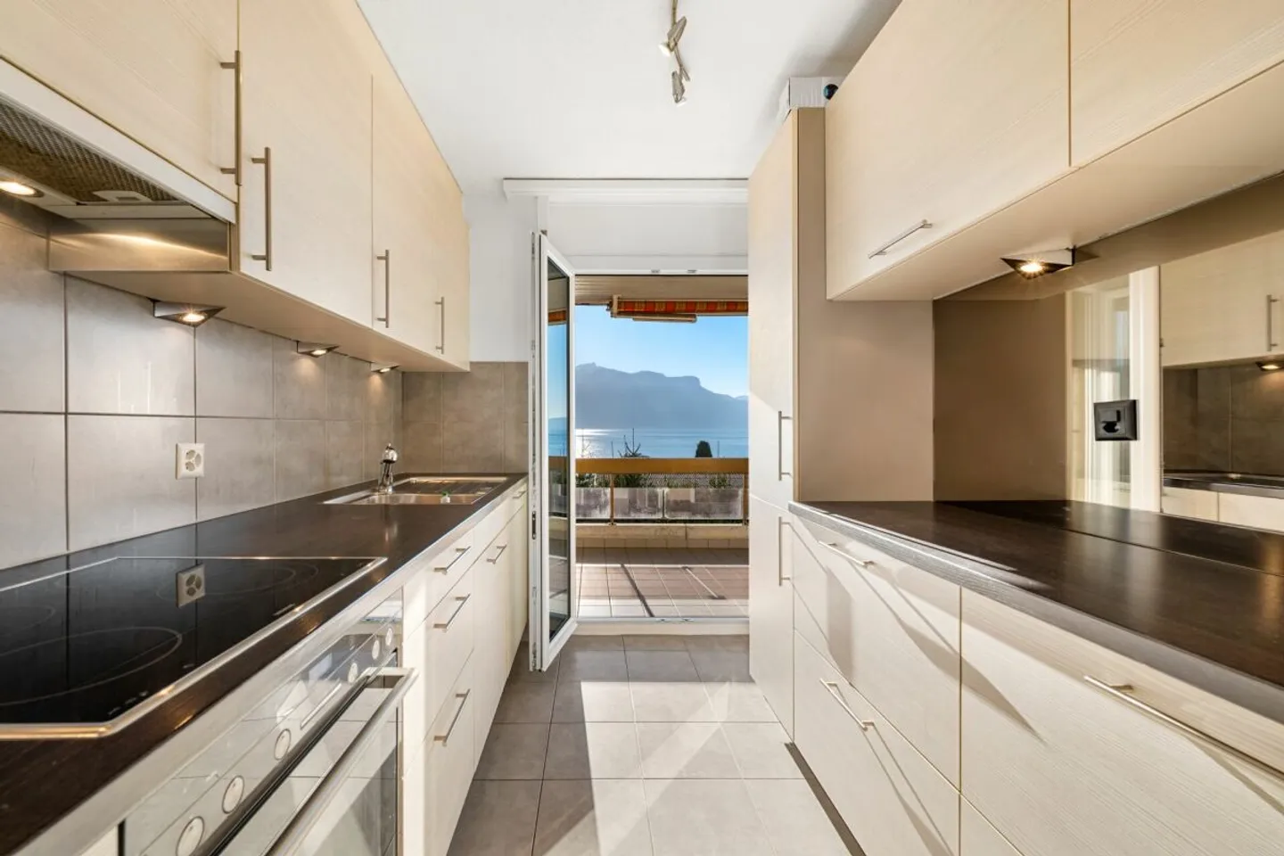 Appartement de 4.5 pièces avec vue panoramique sur le lac - Photo 11 sur 13