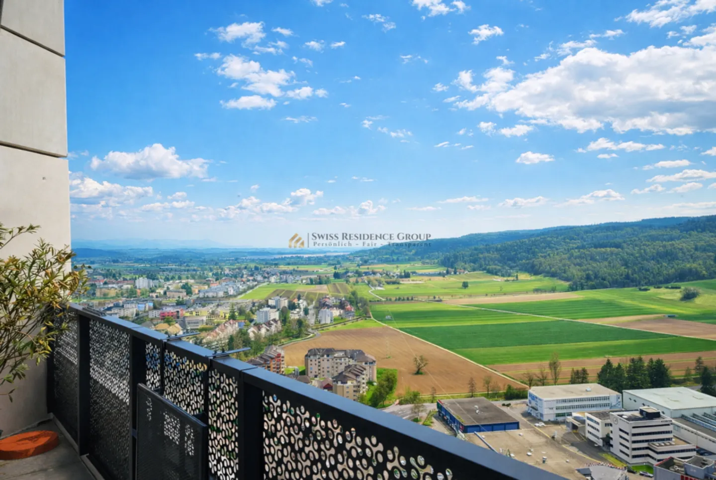 Appartement exclusif de 5,5 pièces au 33ème étage des West Towers Three Point - Photo 1 sur 13