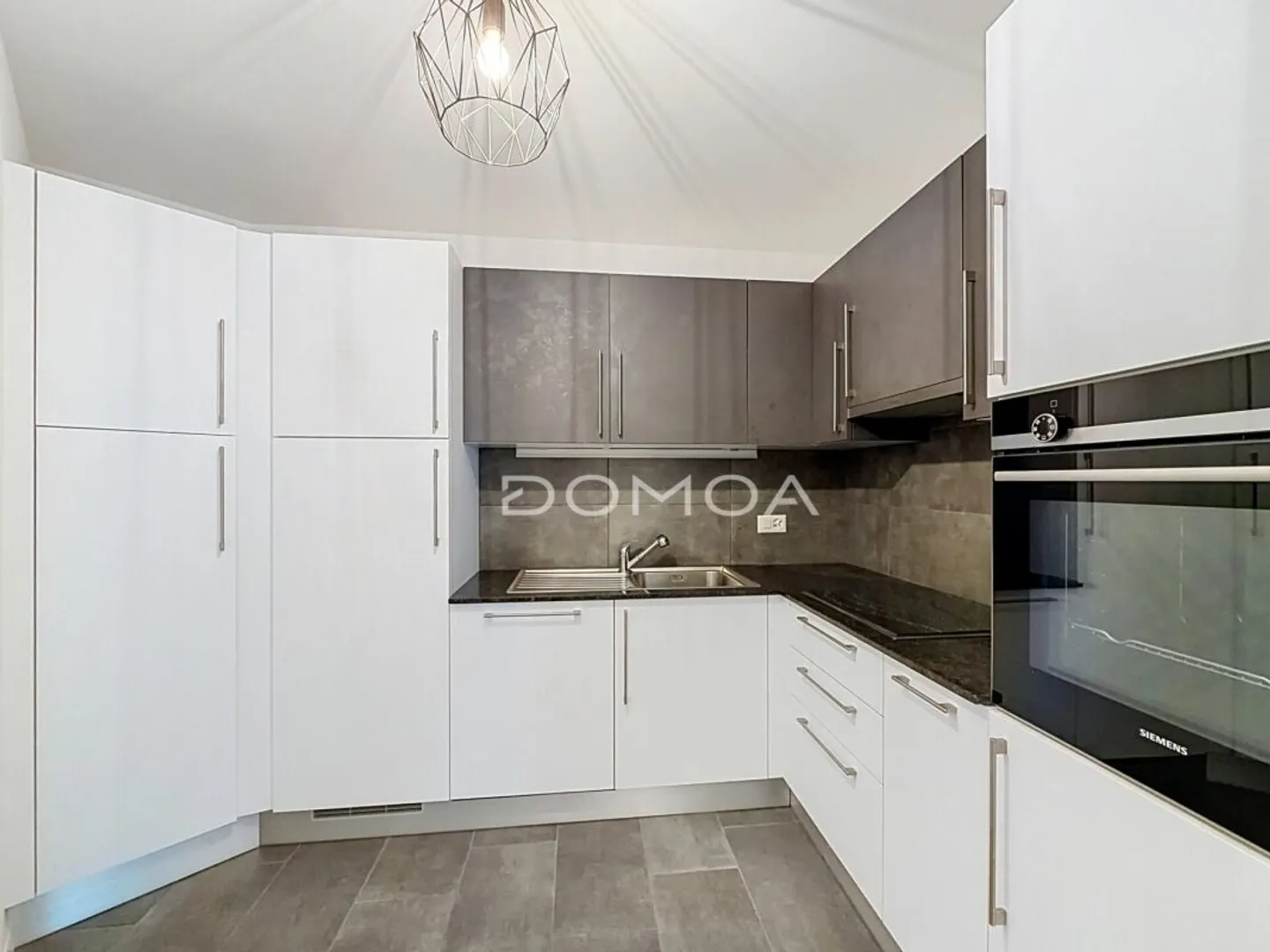 Privileged setting and view of the golf course - Charming 2.5 room apartment in Payerne - Photo 5 of 11