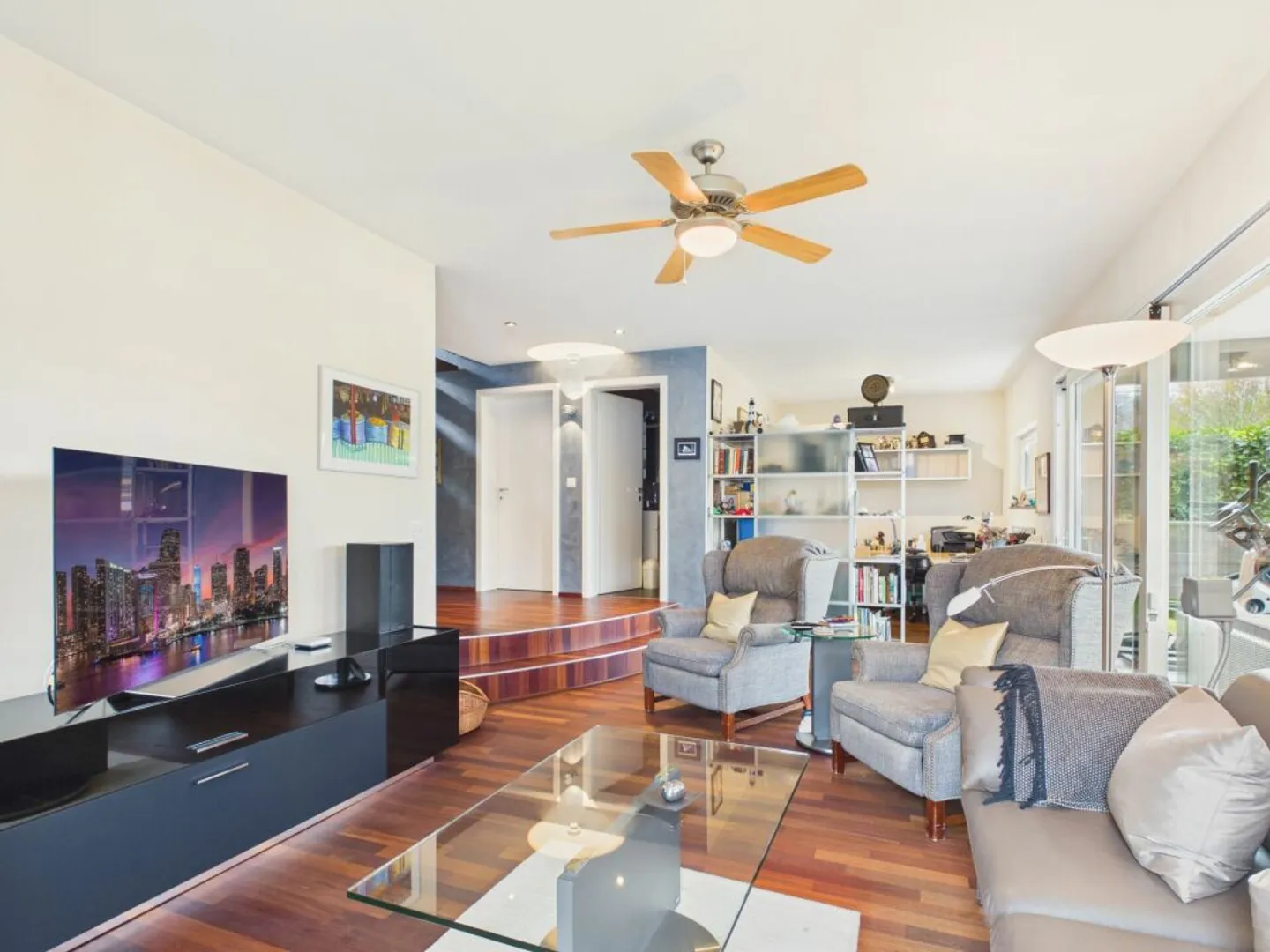 Casa unifamiliare indipendente in posizione tranquilla con vista fantastica - Foto 5 di 13