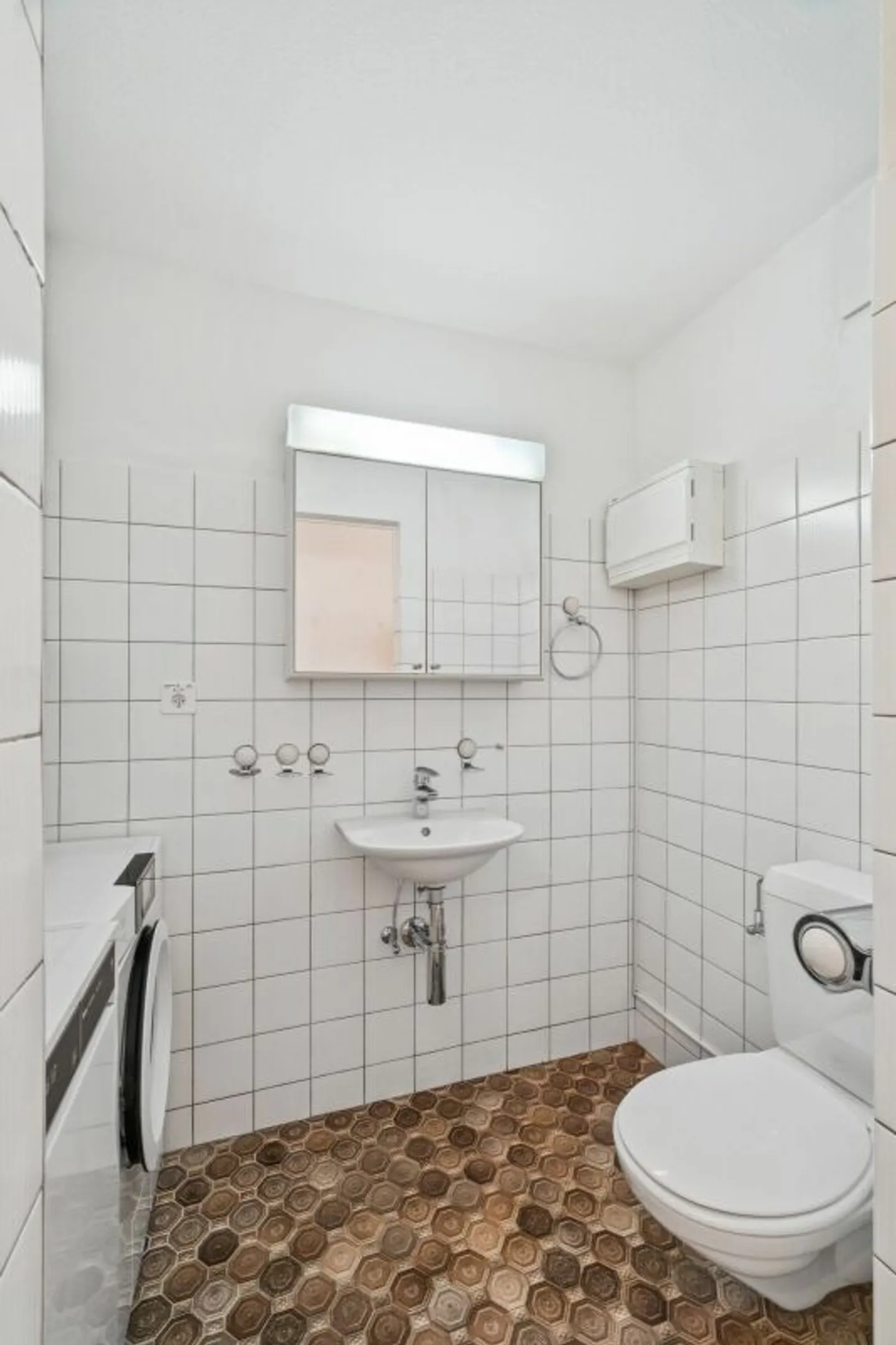 Living like in a single-family home! - Photo 11 of 13