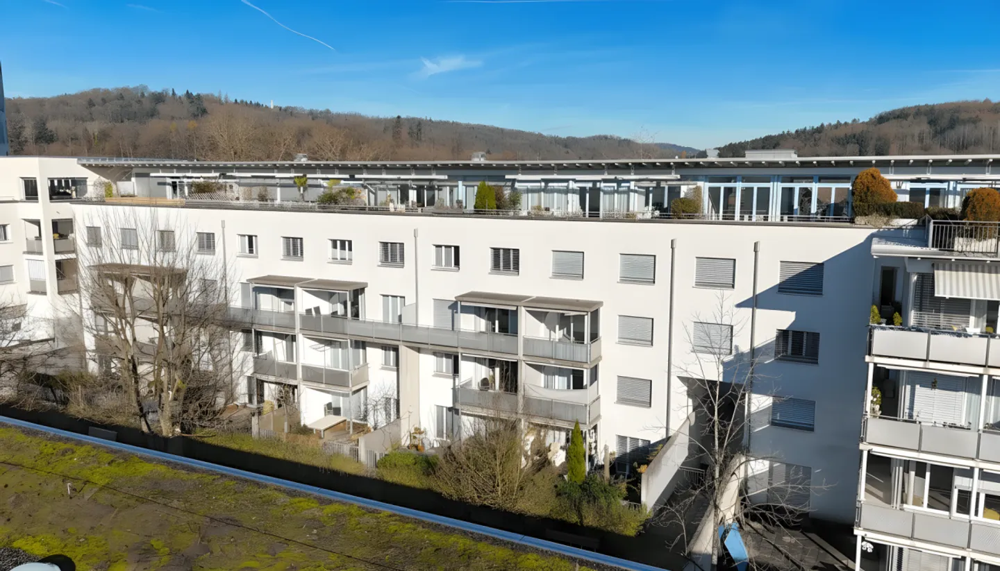 CENTRAL IN DÄTTWIL - SPACIOUS 2.5-ROOM APARTMENT - Photo 1 of 11