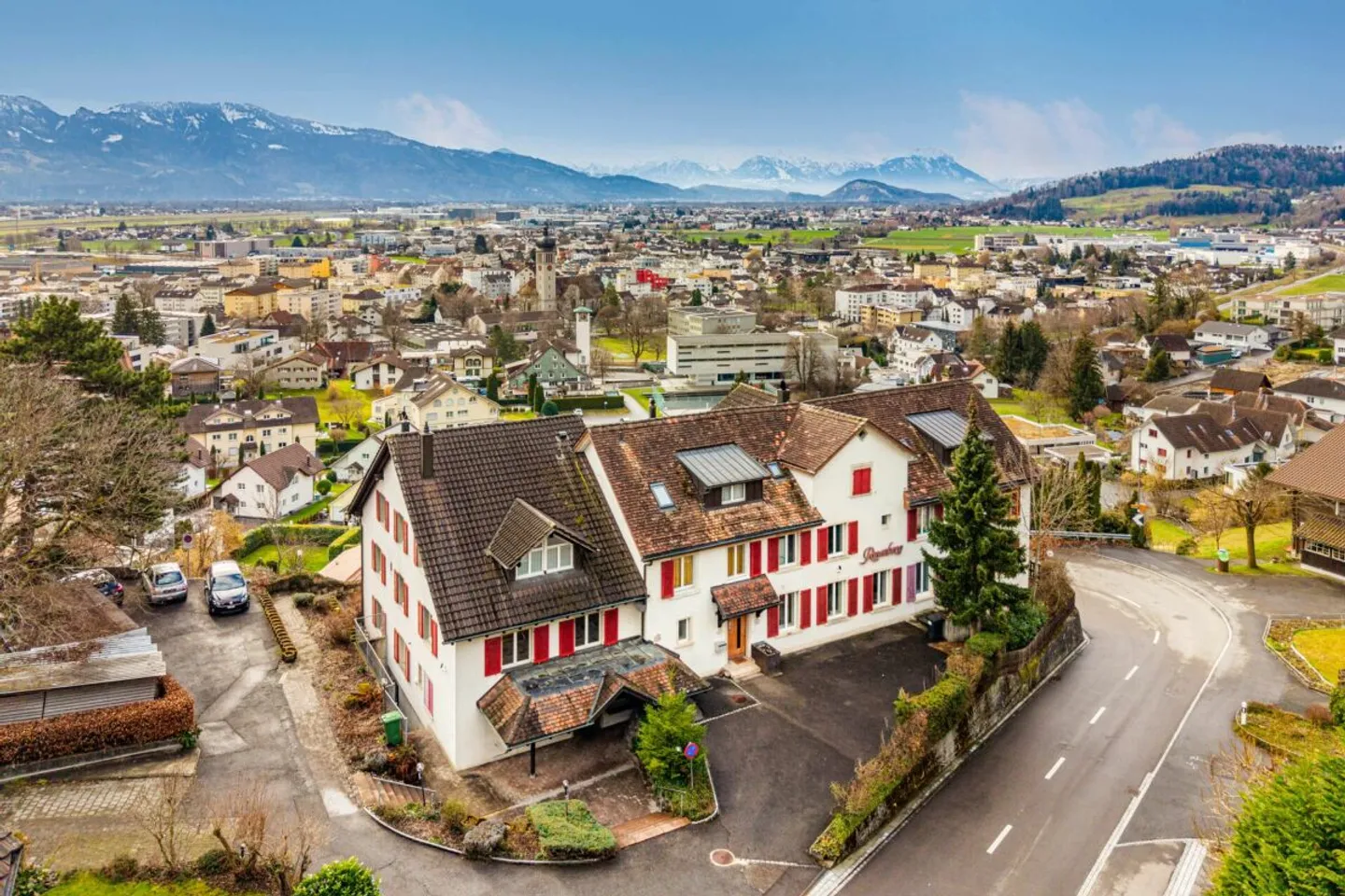 Charming 1.5-room apartment in need of renovation for rent or personal use - Photo 5 of 8