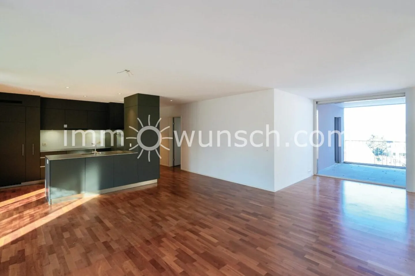 Condominio moderno e spazioso di 4 ½ stanze - Foto 4 di 11