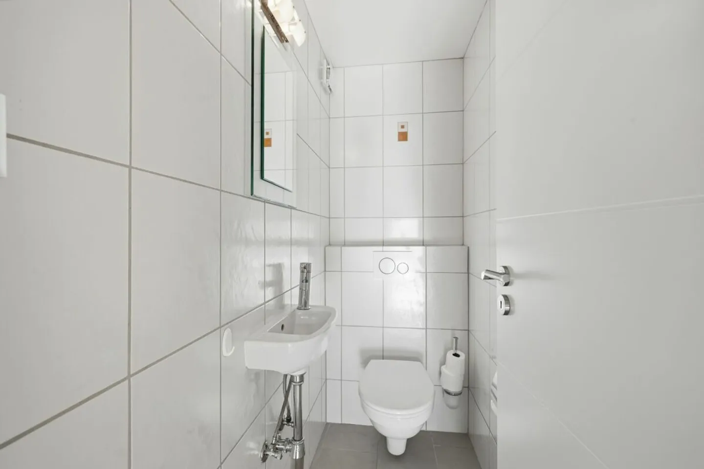 Renovated 4.5-room apartment with spacious balcony, elevator and garage - Living in Zwingen - Photo 13 of 13