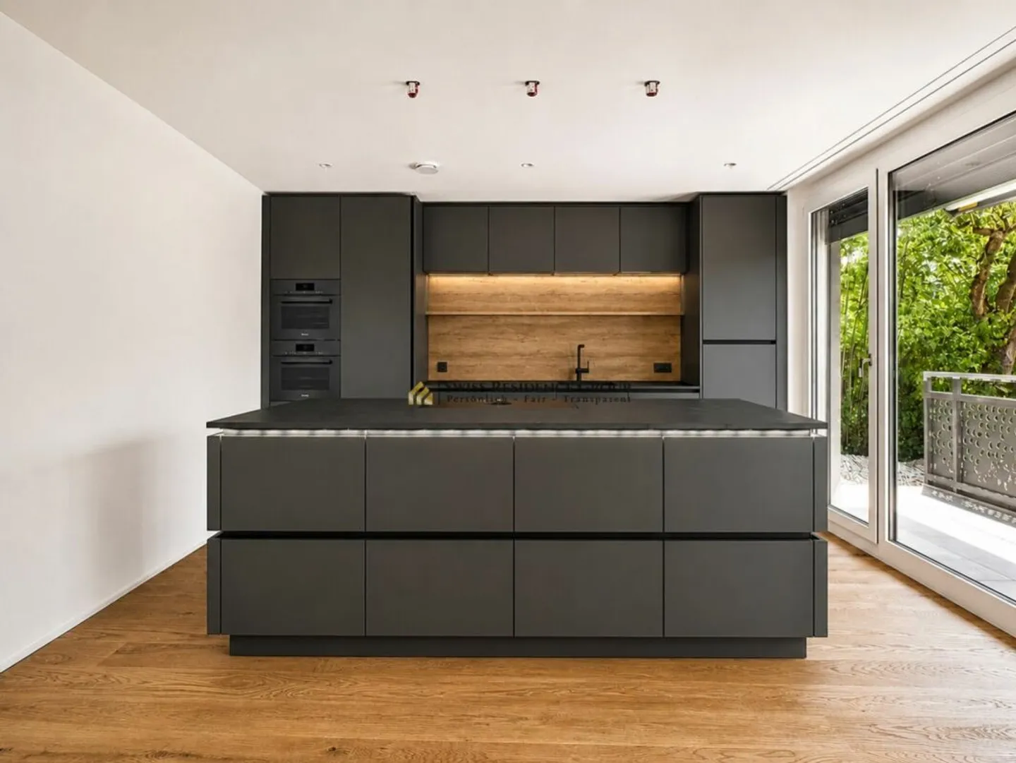 Modern 5.5-room home with terrace, garden and cooling - Photo 2 of 11
