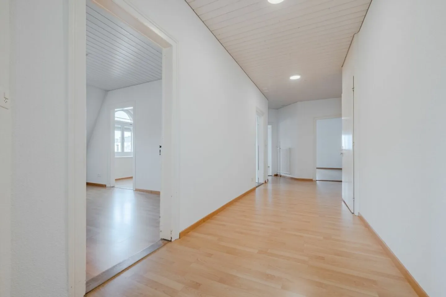 Einzigartige Dachwohnung in Seenähe - Photo 7 sur 13