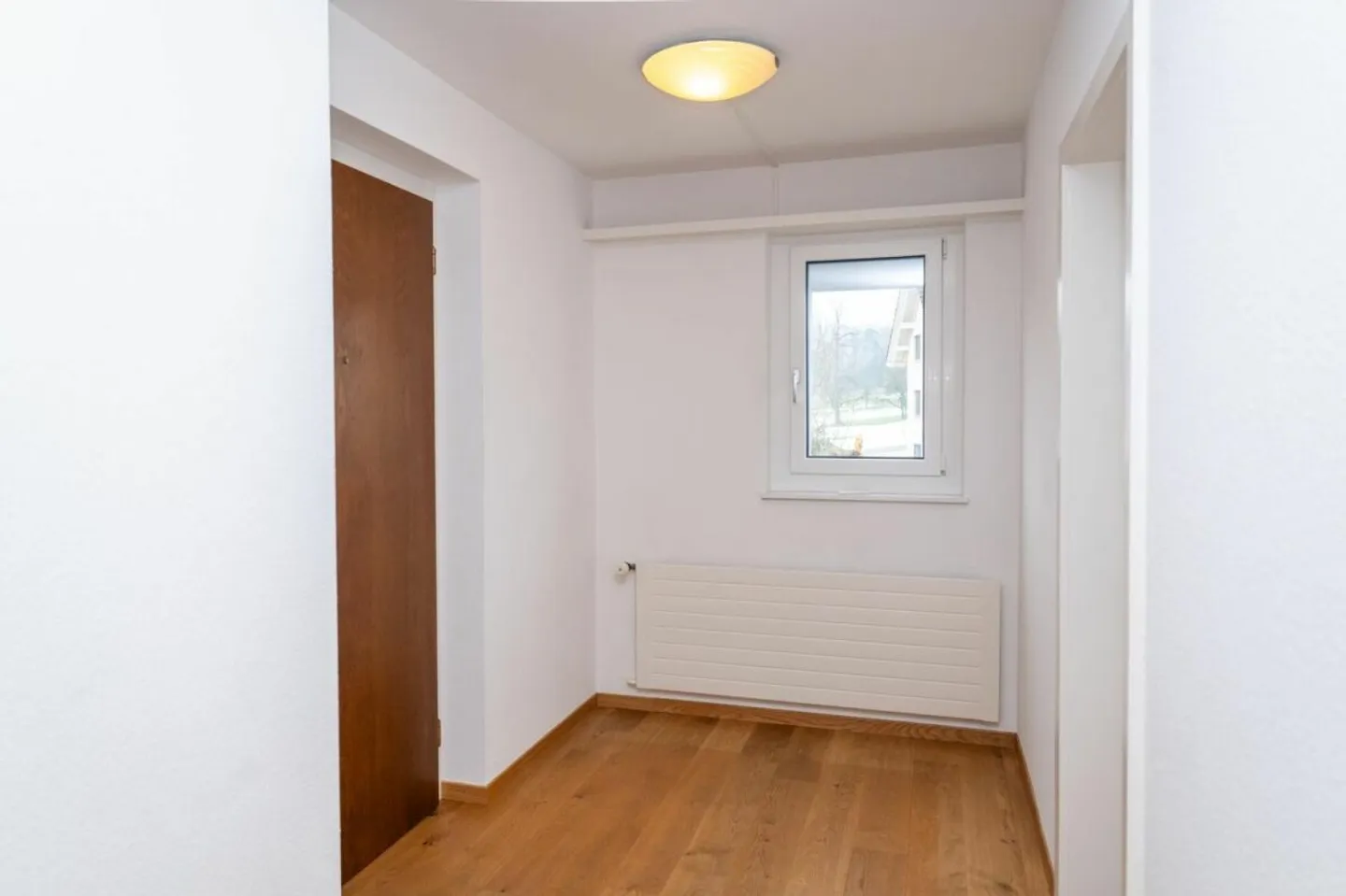 A retreat with residential quality - Photo 2 of 13