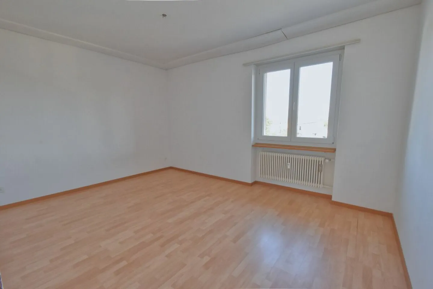 Sunny & bright apartment with balcony in a quiet location - Photo 3 of 9