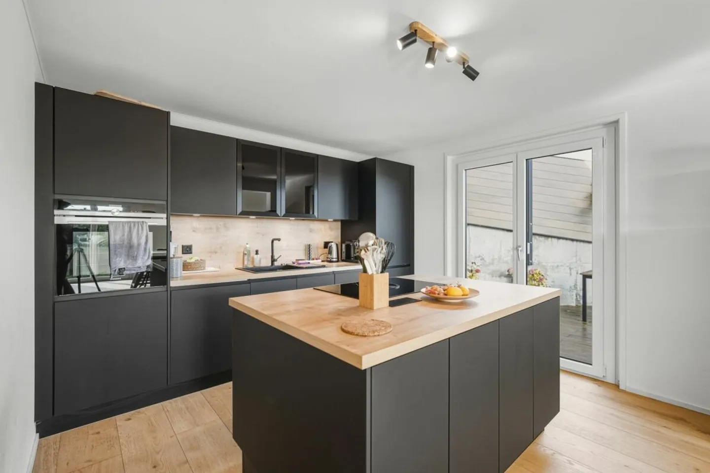 Semi-Detached Villa Fully Renovated in Orbe - Photo 5 of 13