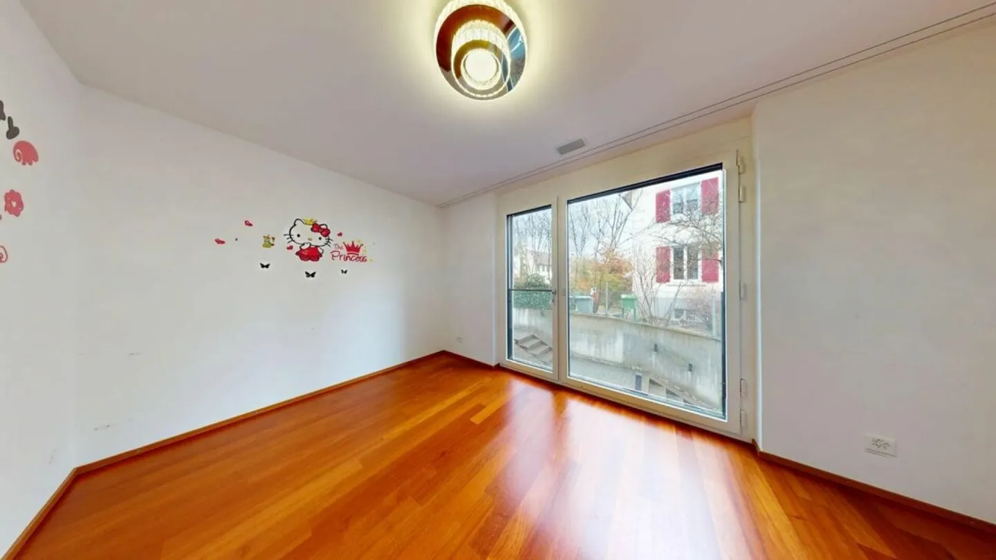 Appartamento esclusivo di 4,5 locali in una posizione privilegiata a Zurigo Höngg - Foto 6 di 13