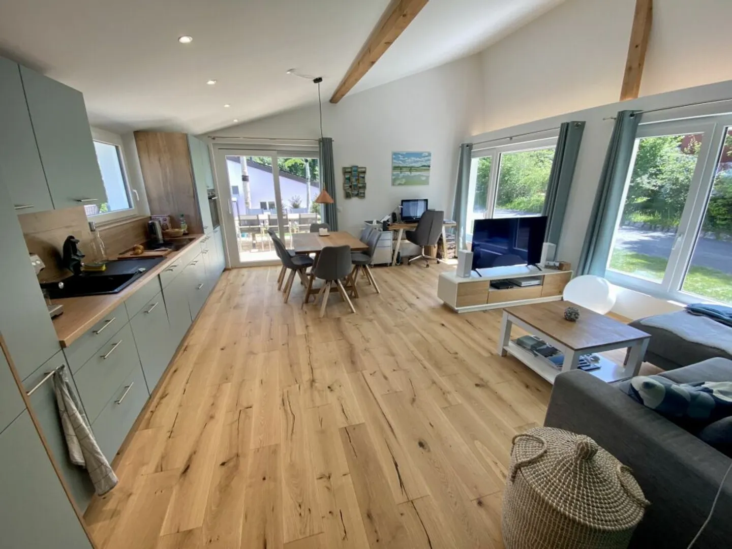 Charming Single-Family Home with a View in Magglingen - Photo 4 of 10