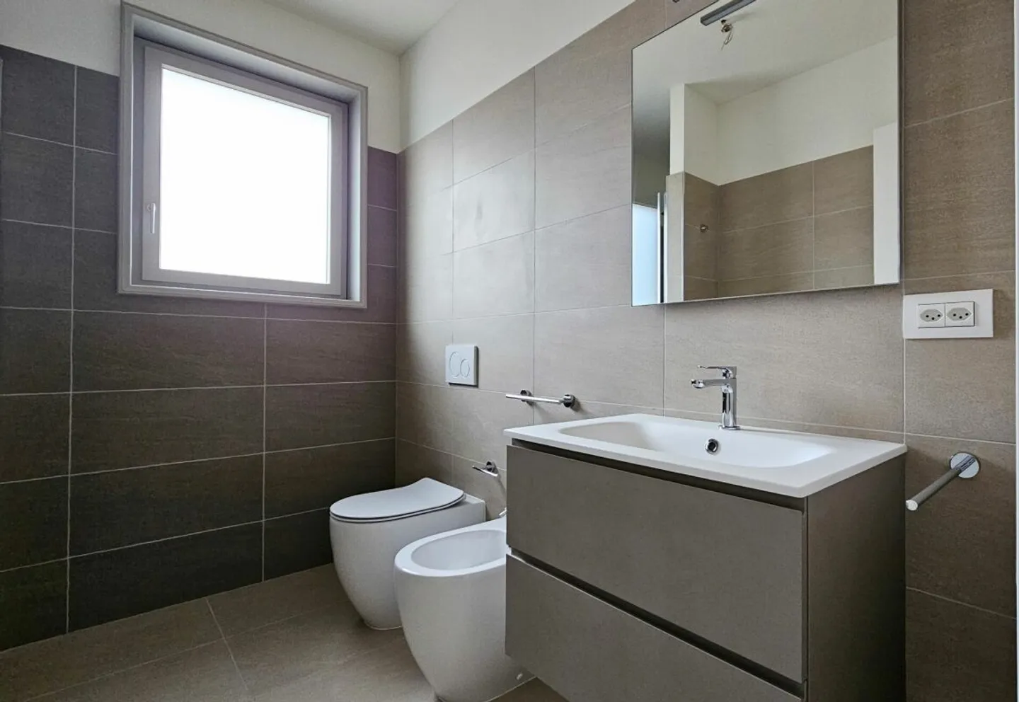 NOUVEAU ET MODERNE 2.5 PIÈCES DERNIER ÉTAGE - Photo 7 sur 9