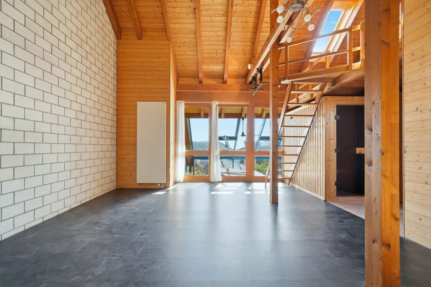 Spacious Semi-Detached House with Open Living Concept - Photo 11 of 13
