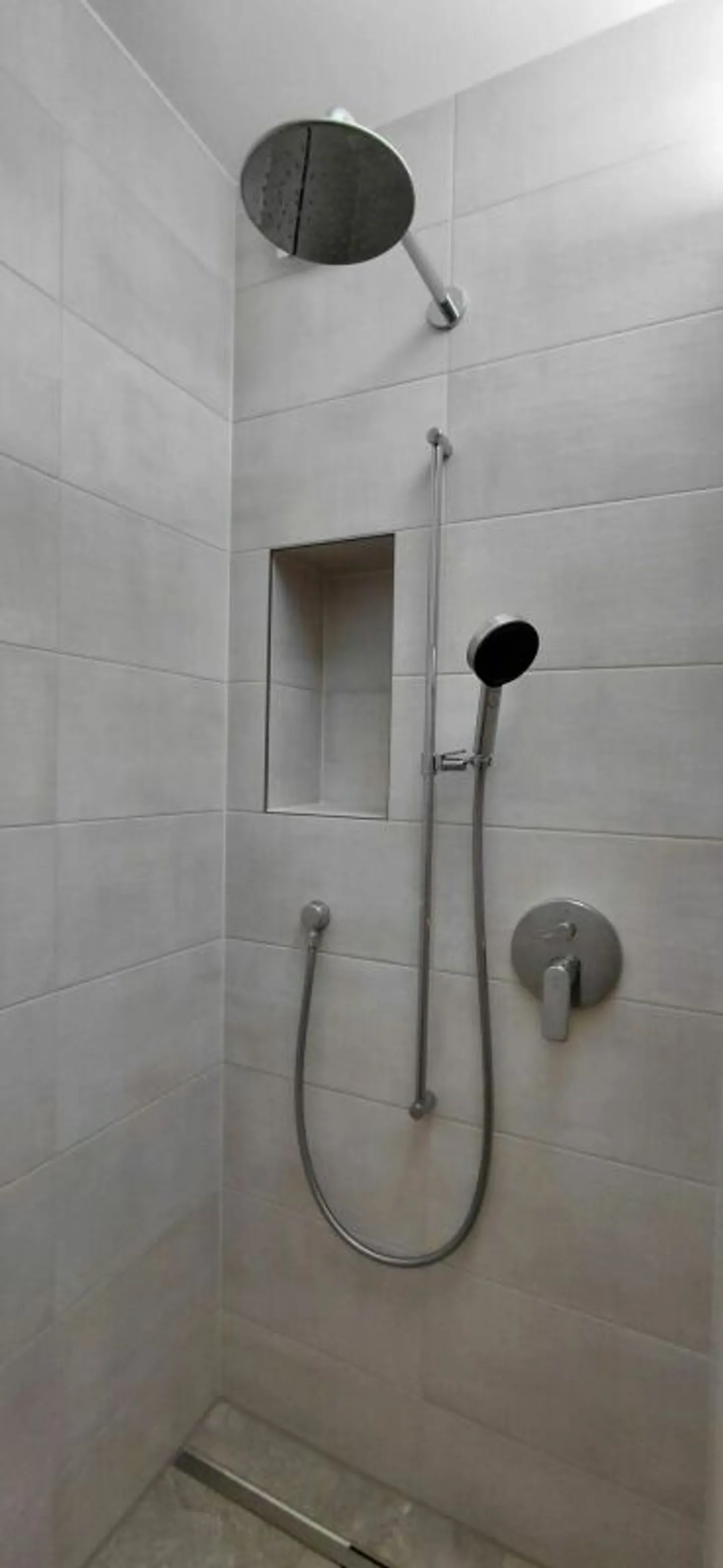 Appartamento vacanze ristrutturato di 2 1/2 locali con posto auto sotterraneo - Foto 10 di 13