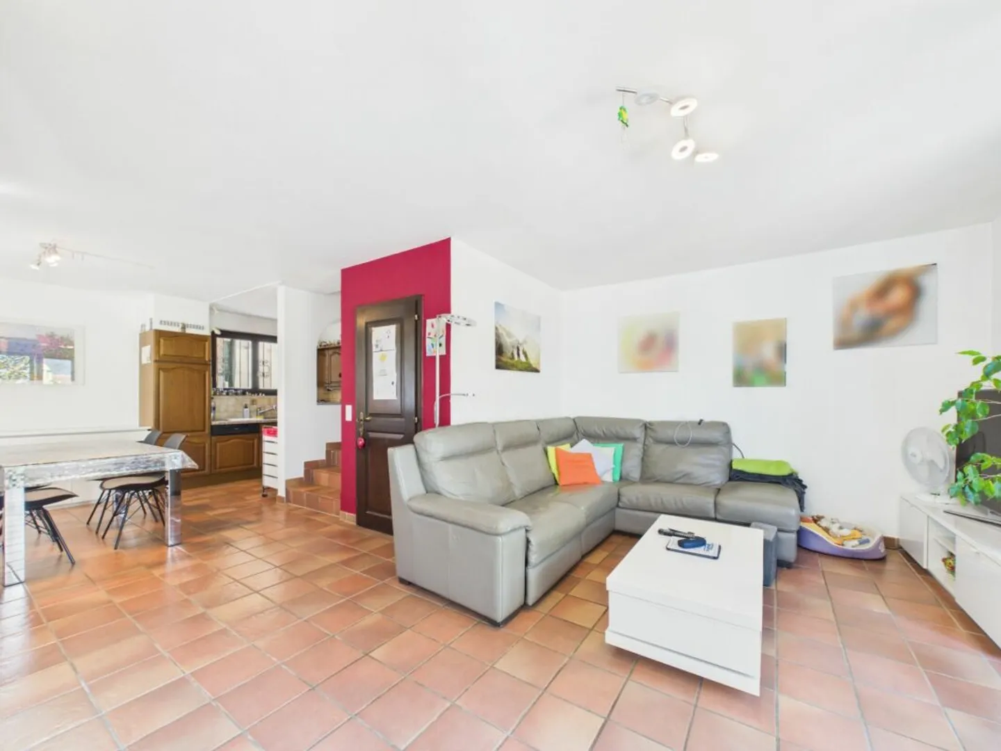 A small Ticinese gem in stone with private garden - Photo 2 of 13