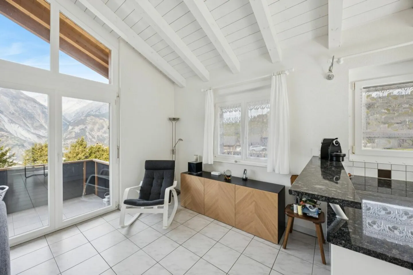Charmantes Tiny Chalet in Unterbäch - Foto 3 von 13