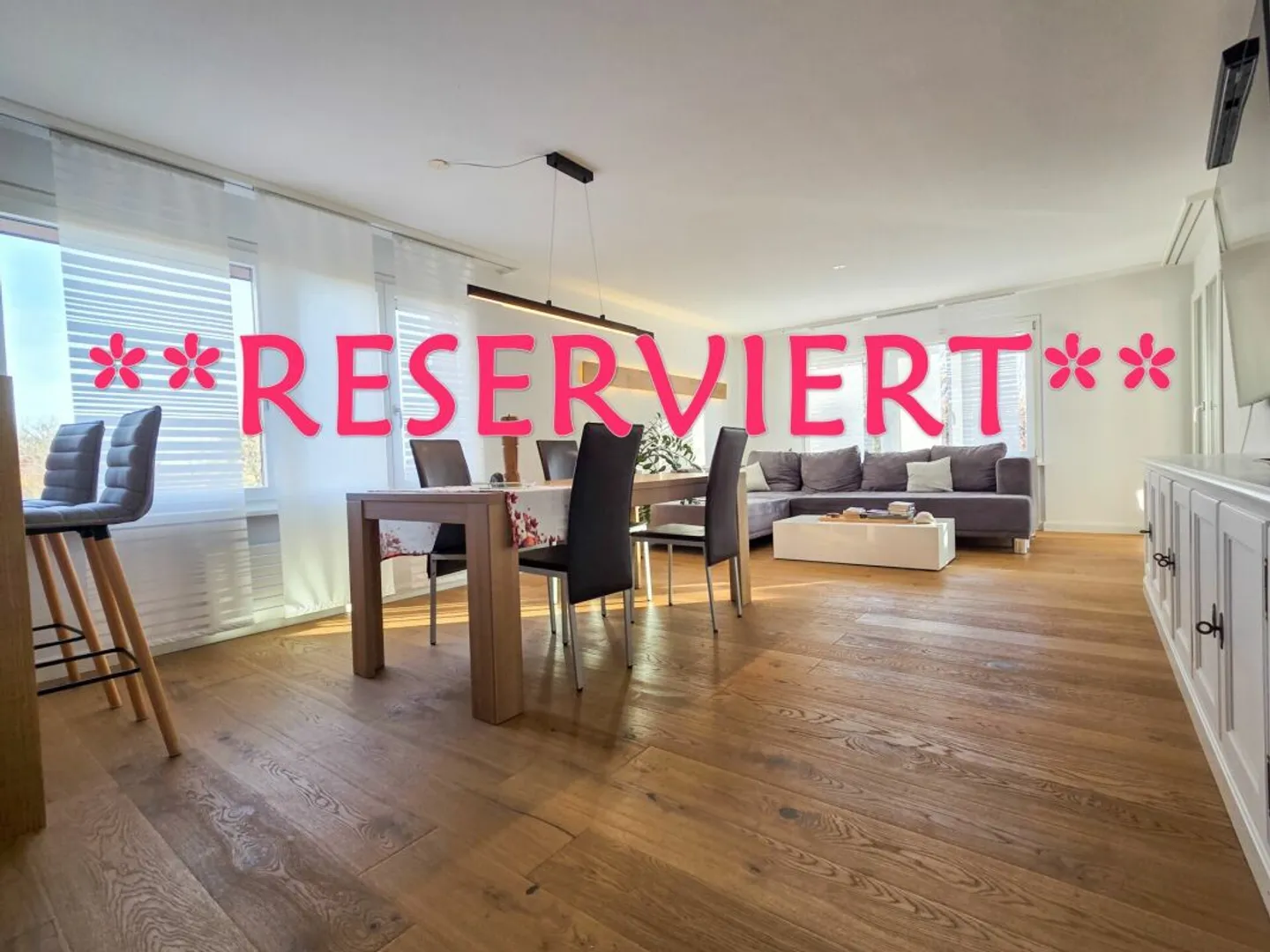 Luxurious 4.5 Room Apartment with a View of the Green - Photo 1 of 13