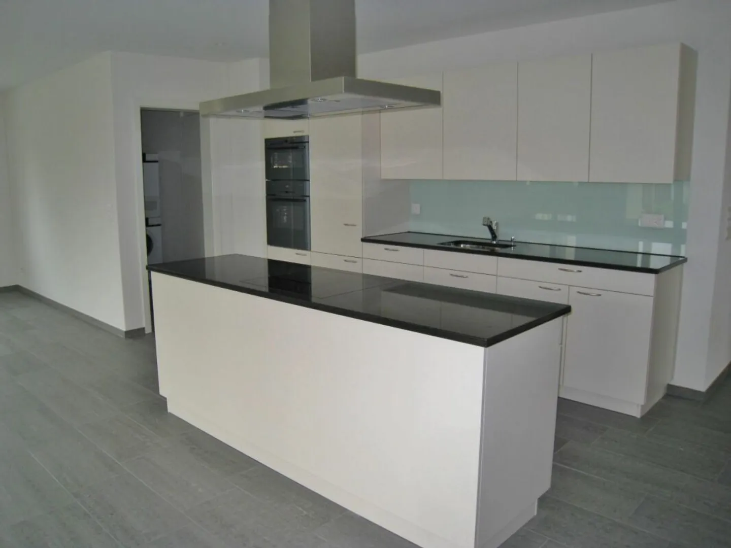 Attractive 4.5-room apartment on the 1st floor in a quiet location - Photo 3 of 13