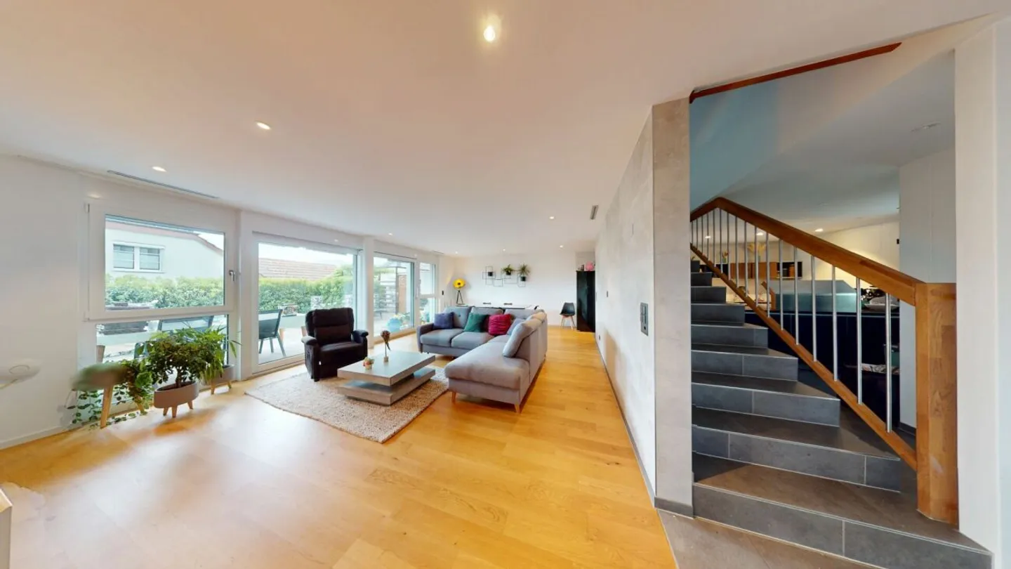 Family-friendly 5.5-room terraced house with exclusive features - Photo 6 of 13