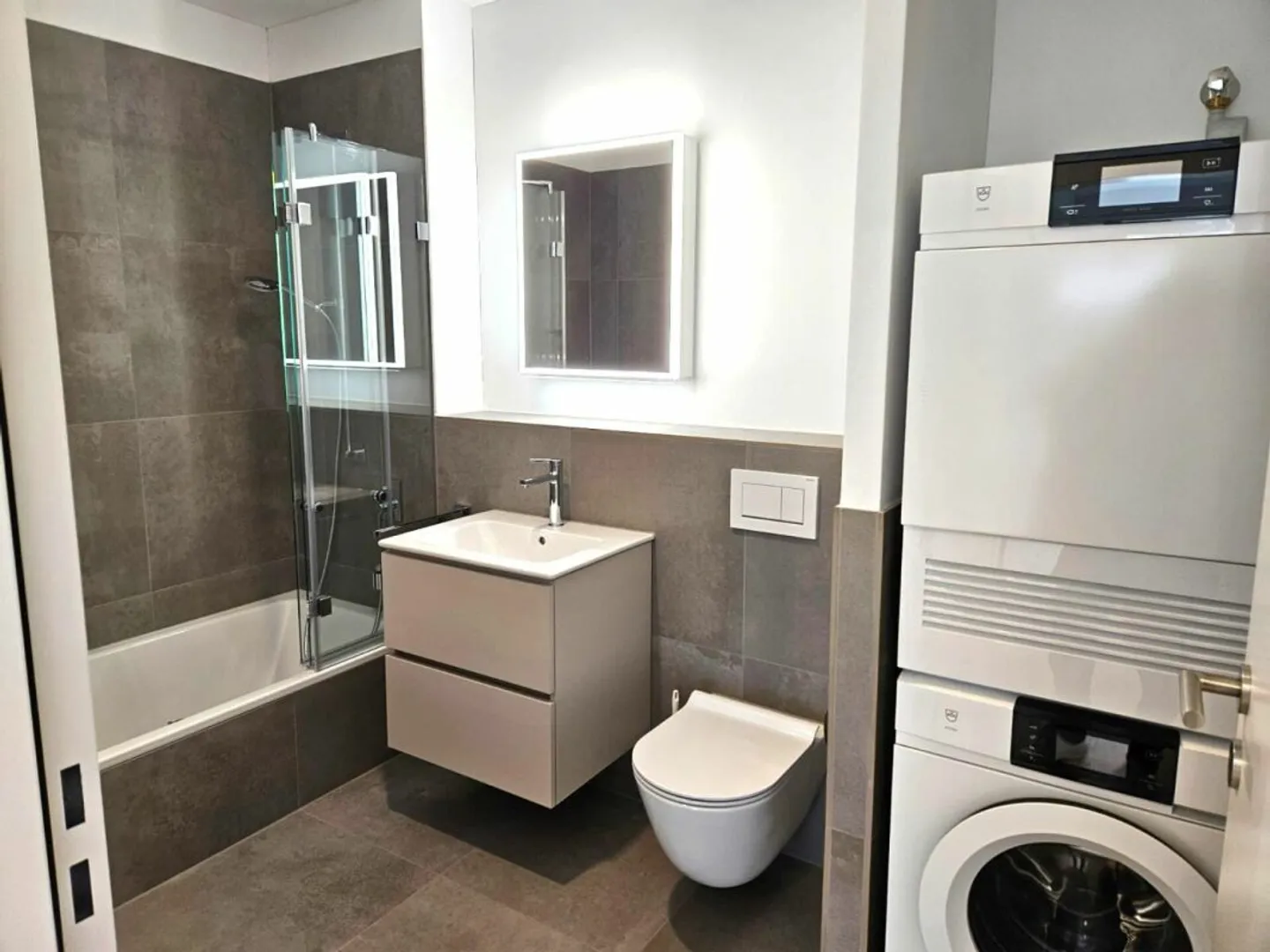 Exclusive 3.5-room new apartment with 89 m2 in Binningen - Photo 6 of 9