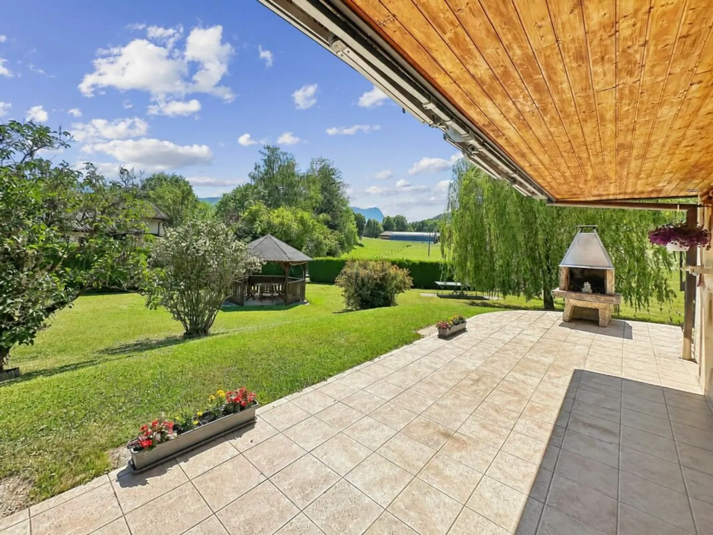 VILLA INDIVIDUELLE DE PLAIN-PIED EN BORDURE DE ZONE AGRICOLE AVEC UN RUISSEAU - Foto 3 di 13