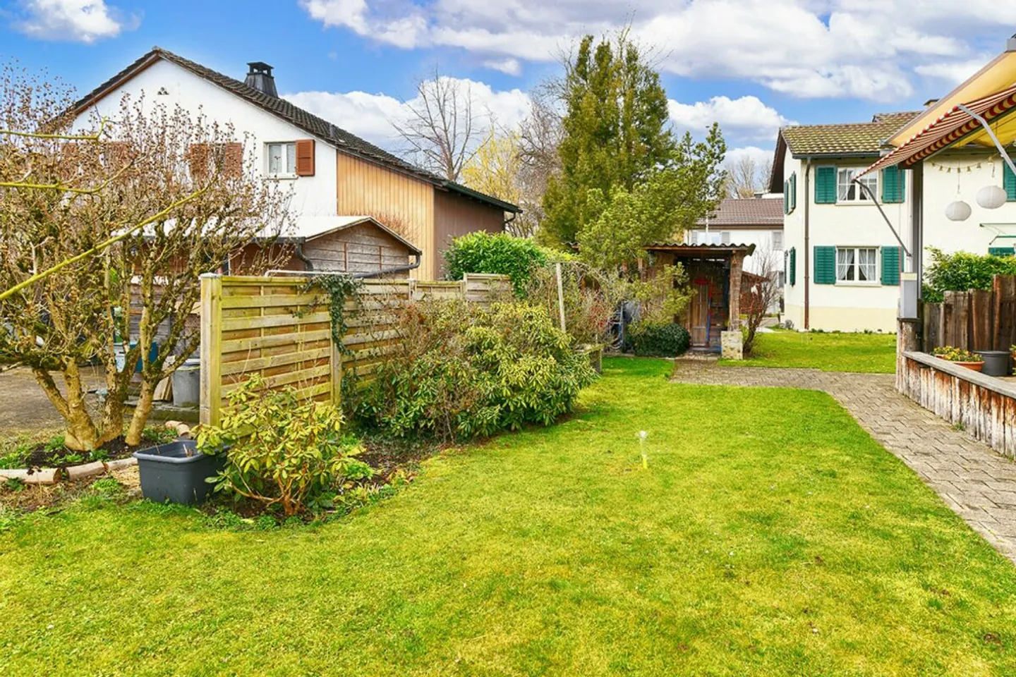 Detached Family Home with Garden - Photo 12 of 13