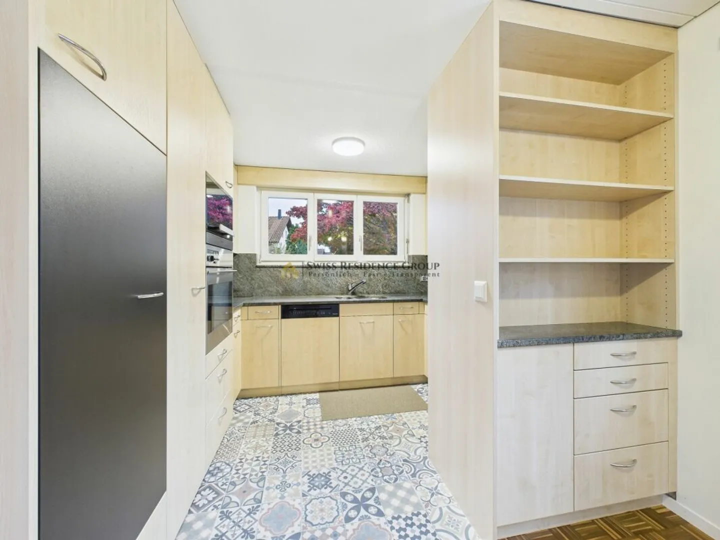 Vivere soleggiato e fiscalmente vantaggioso: Casa unifamiliare in una posizione tranquilla - Foto 5 di 13