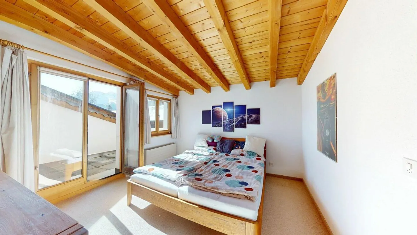 Appartamento attico 3.5 locali con vista mozzafiato sul Val Surses - Foto 8 di 13